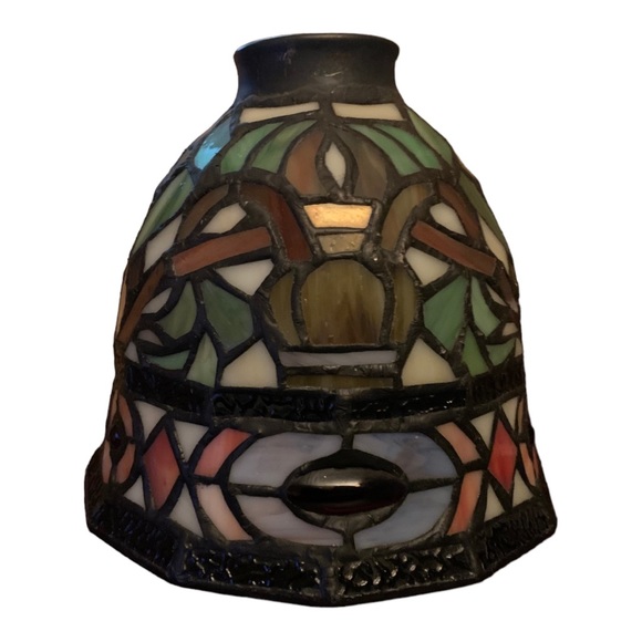 Tiffany Style Stained Glass Lamp Shade Replacement - Floral and Geometric - Picture 3 of 5